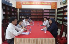 Trung tâm Thông tin - Thư viện Nguyễn Thúc Hào và Nhà Xuất bản Trường Đại học Vinh làm việc với đại diện Thư viện Quốc hội Hoa Kỳ