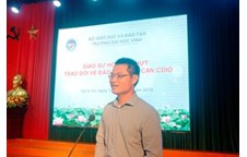 GS.TS. Hồ Tấn Nhựt trao đổi kinh nghiệm về đào tạo theo CDIO tại Trường Đại học Vinh