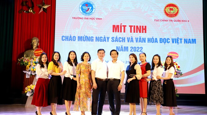  Một số hình ảnh chào mừng Ngày sách và văn hóa đọc Việt Nam 21/4/2022